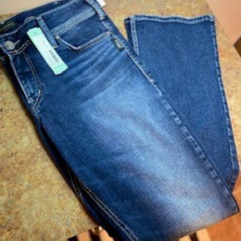 Silver brand jeans. Slim bootcut mid rise curvy